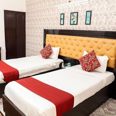 Hotel Aarkay Palace Badarpur Kültér fotó