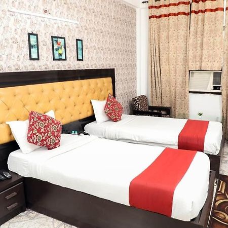 Hotel Aarkay Palace Badarpur Kültér fotó