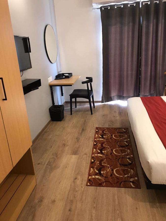 Hotel Aarkay Palace Badarpur Kültér fotó
