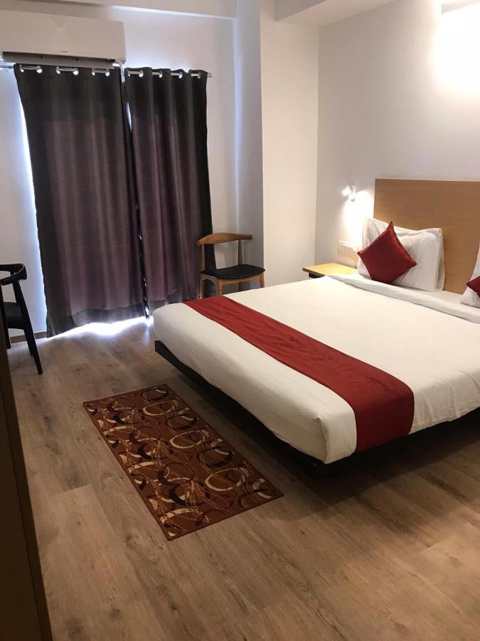 Hotel Aarkay Palace Badarpur Kültér fotó
