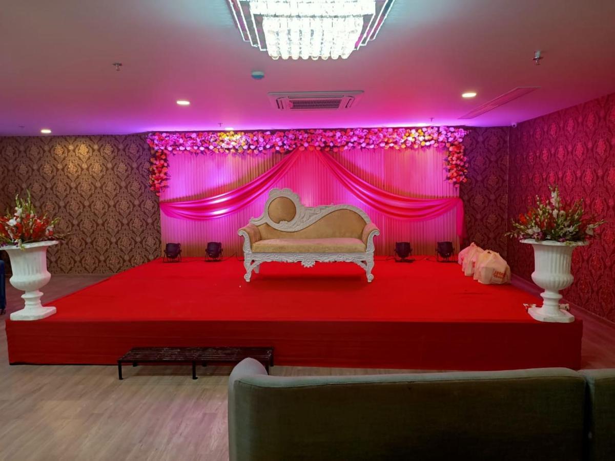 Hotel Aarkay Palace Badarpur Kültér fotó