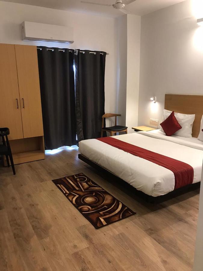 Hotel Aarkay Palace Badarpur Kültér fotó