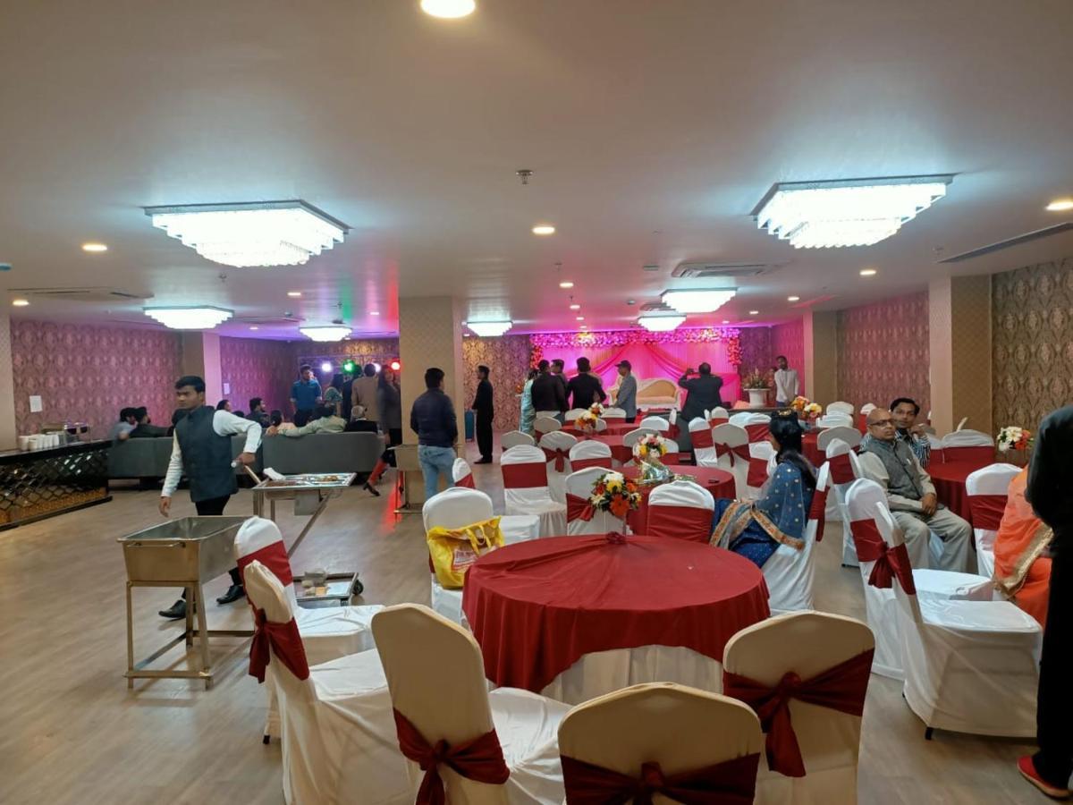 Hotel Aarkay Palace Badarpur Kültér fotó