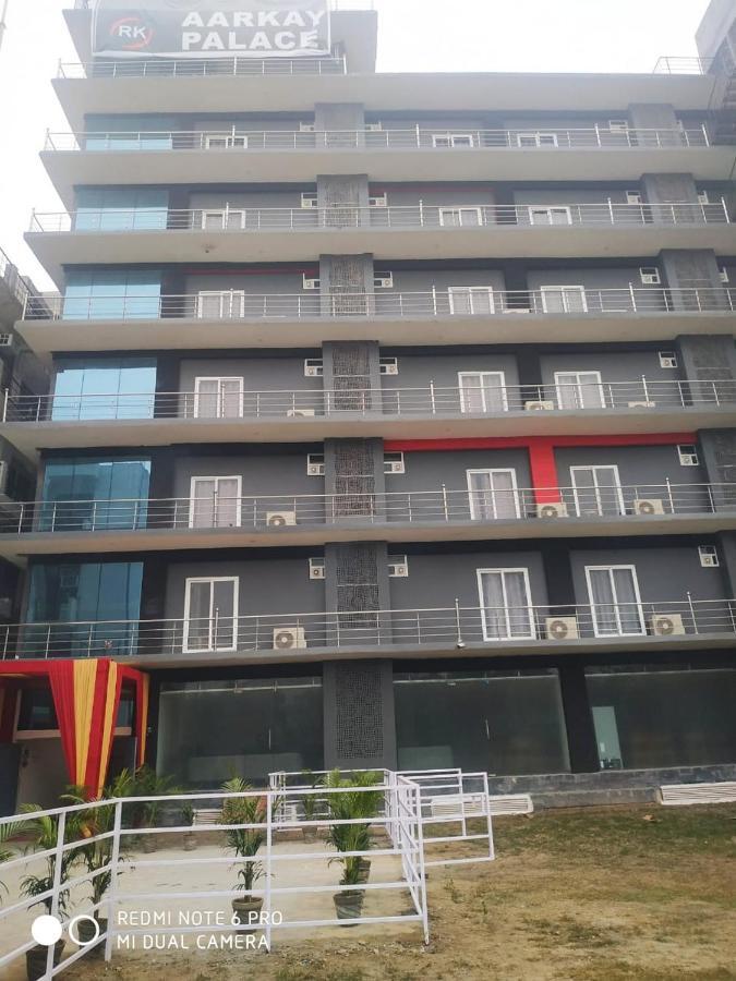Hotel Aarkay Palace Badarpur Kültér fotó