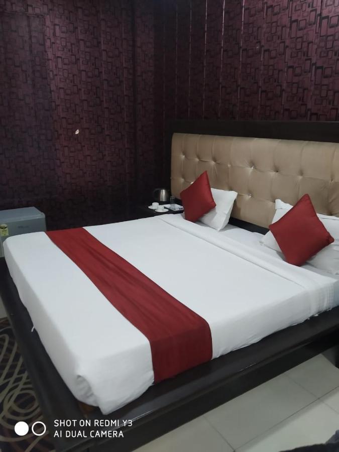 Hotel Aarkay Palace Badarpur Kültér fotó